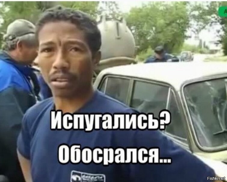 Лёд на Байкале резко треснул перед туристкой