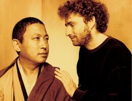 Вот этих двух товарищей весьма рекомендую.
Лама Гъюрме -- вокал.
Жан-Филипп Рикель -- музыка.