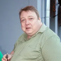 Александр Семичев.
После похудения быстро потерял свою популярность.