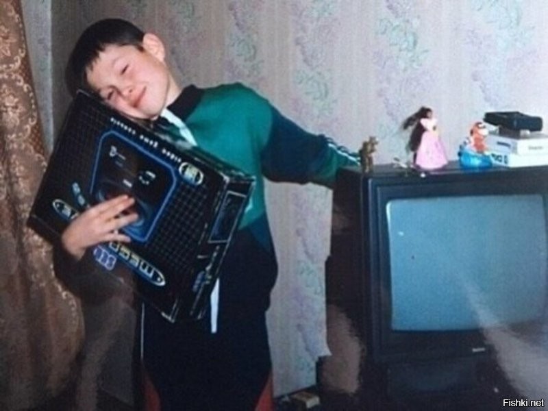 помню как мне денди подарили, это тоже самое что если бы сейчас квартиру подарили в центре Москвы)