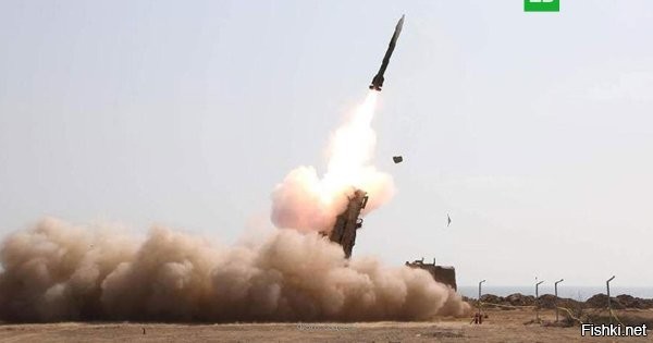 14 марта
22:49



КСИР сообщил о 50-й волне ударов по американо-израильским военным объектам



Иран провел 50-ю волну ракетных ударов по военных объектам Израиля и США. Об этом сообщил Корпус стражей исламской революции (КСИР).

В ходе атаки, по информации военных, применялись "разрушительные беспилотники".

"В ходе 50-й волны операции "Правдивое обещание - 4" были атакованы базы армии США, расположенные в Эд-Дафре, Фуджейре, Эль-Джуфейре, Али аль-Салеме и Аль-Азраке", - 

 - говорится в заявлении КСИР

Кроме того, удары были нанесены по радарам раннего предупреждения на территории Израиля.

Информация уточняется и дополняется.