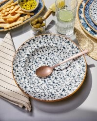 Феерический бред.
А кто догадается, зачем эта суповая тарелка?