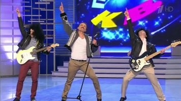 Вспоминаем легендарное выступление "Союза" в КВН. Там про кино тоже пелось))