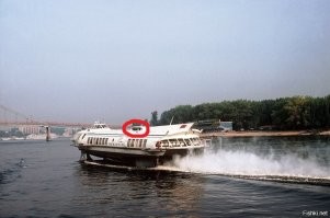 Тут курилка была?
На "Кометах", насколько помню, стояли и курили именно в этом месте.