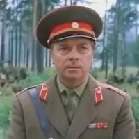 Решил посмотреть фильмографию Анатолия Кузнецова (1930-2014)... Испытал шок! Снимался с 1954 года- "Опасные тропы". Крайняя работа 2012г.- "Мосгаз". 108 ролей, маленьких эпизодических и больших (эпопея "Освобождение"). Озвучка и дубляж- 43! 
Вот такой он, наш красноармеец Сухов!!!