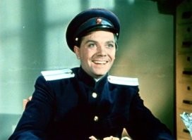 Решил посмотреть фильмографию Анатолия Кузнецова (1930-2014)... Испытал шок! Снимался с 1954 года- "Опасные тропы". Крайняя работа 2012г.- "Мосгаз". 108 ролей, маленьких эпизодических и больших (эпопея "Освобождение"). Озвучка и дубляж- 43! 
Вот такой он, наш красноармеец Сухов!!!