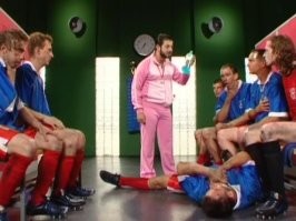 Футбольная команда повела в счете, ни разу не коснувшись мяча