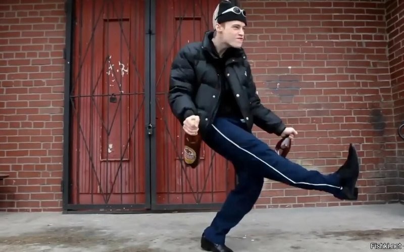 "Пьяный мастер... Подержи моё пиво, щенок!"