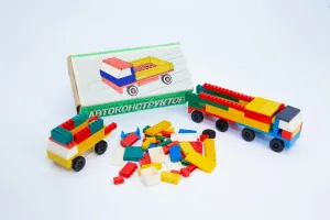 Самый что ни на есть СССР. Где все это? И кто кому должен платить.