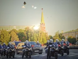 "Обертка" "аурус", под ней BMW!