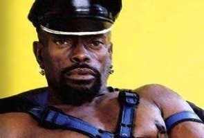 Это вот "Мяу-у-у.... " похоже было сказано голосом этого товарища