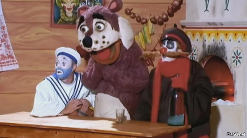 В Индии фермеры надевают костюмы «медведей», чтобы отпугивать обезьян