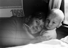 1968. Мне два года. Поездом от Архангельска до Алтая.