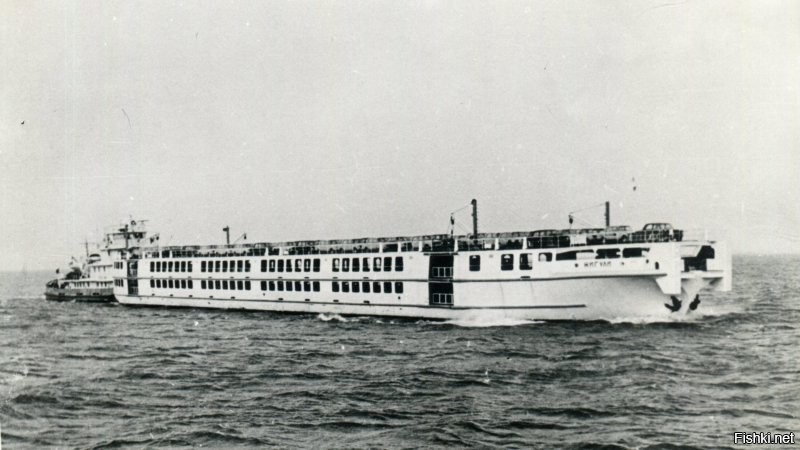 Волга. Баржа – автомобилевоз «Жигули». 1970ые.