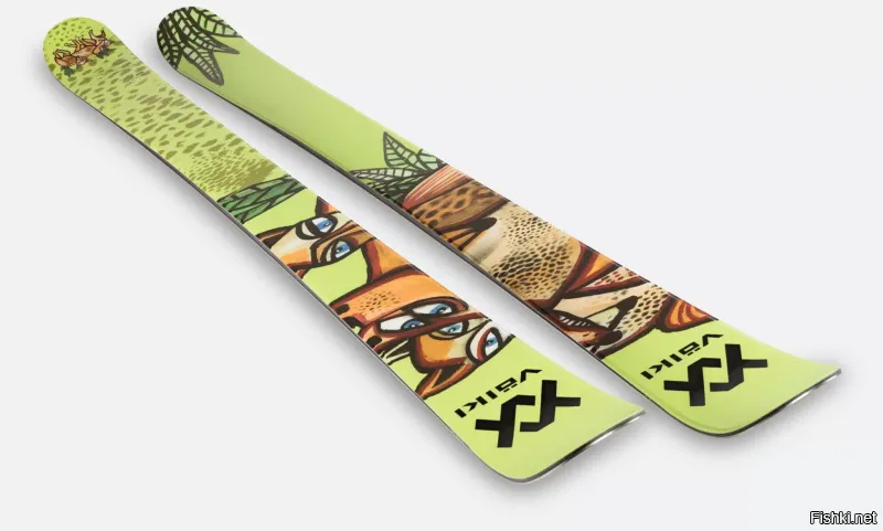 Просто тётенька продвинутая лыжница. Такие лыжи существуют...