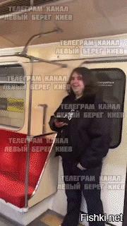 Порадовала концовка "на бис"  Иначе оставалось впечатление какой-то "недосказанности". Наконец-то парень стёр эту ублюдочную лыбу с лица уöбка.

Лысый вообще дебил: видит, что начинается махач, думает, ну а чё, я тоже хочу кого-нибудь побить. Без разницы кого, главное, чтобы двое на одного, иначе и самому достаться может. И в результате отхватил больше всех