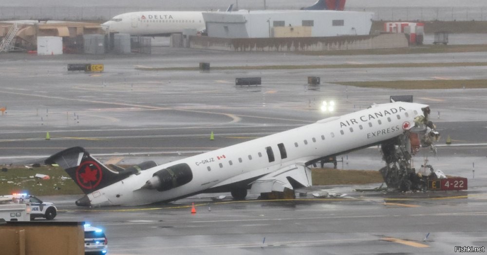 Самолёт Bombardier CRJ-900.