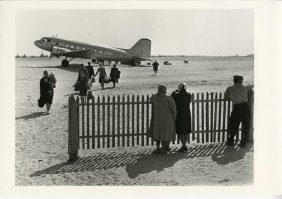 Ну допустим это американский Douglas DC-3 в СССР выпускался по лицензии под именем Ли-2