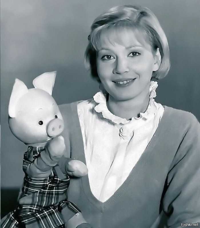 Танечка Веденеева
Самая красивая из ведущих ТВ.
Одна из самых красивых женщин СССР и России