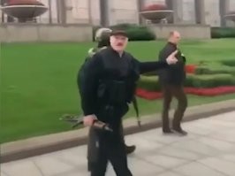 Неужели тот знаменитый автомат без рожка?