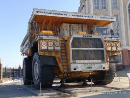 В аптечке БЕЛАЗА на амбулаторном лечении могут находиться до 5 человек 
Машинки, конечно, впечатляющих размеров