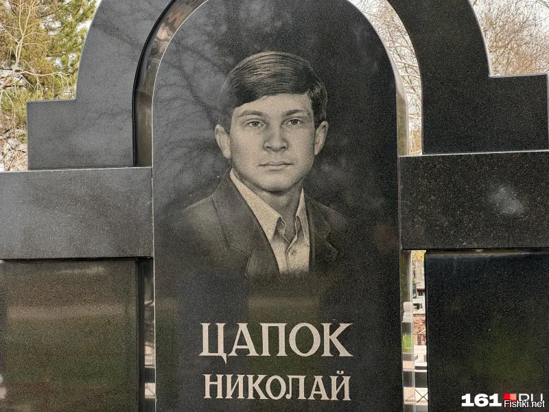 ОК. В краснодарском крае в станице кущевской наши делали тоже самое.  Вон памятники на местном кладбище.  Родня на мерсах дома местных таранит.  Так может и этому <span style='color:gray'>[мат]</span> с винтовкой из начала поста памятник поставить?