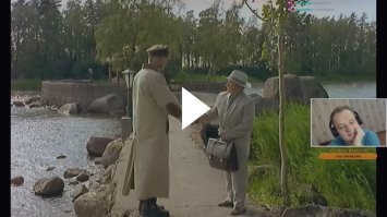 Мода на длинные пальто не просто уродская, а еще и опасная оказывается.
Вообще когда вижу девушек или женщин одетых в длинные пальто или тренчи по щиколотку, так и хочется им крикнуть:" Кузмич! Кузмииич! В какой сарай мы водку сгрузили?"