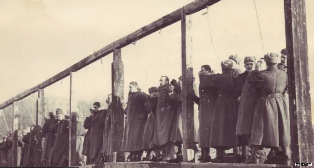 Эх, неправильные фотки вы постите, вот как должны выглядеть фашисты в Киеве: