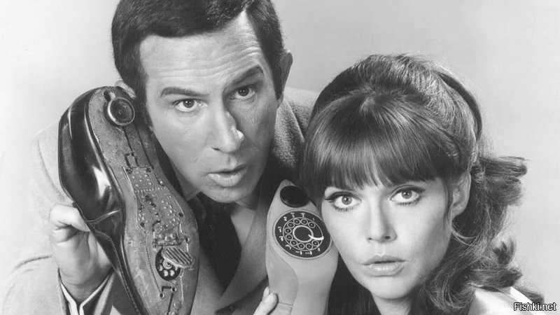 Get Smart (он же "Напряги извилины" в русском переводе), сериал же был такой