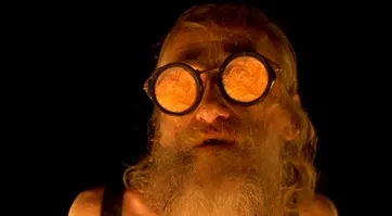 Почему-то Милонов напомнил мне персонажа из фильма "Водный мир" с Кевином Коснером.