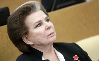 Такое впечатление, что конченые "законотворцы" вкидывают в массы какую-то дичь (рабочий день 12 часов, 6 раз в неделю, пенсия в 75, Лада Гранта за полтора ляма ) и смотрят на реакцию, а вдруг прокатит...