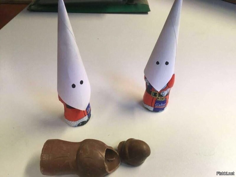 Обезьяны, они такие. Почувствовав безнаказанность, ох*уевают. Пиндостану очень не хватает методов товарища Линча.