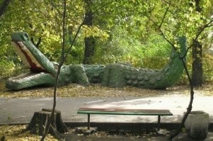 В Ростове (который -на) тоже есть свой Крокодил.