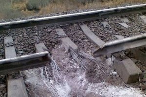 Взорванный рельс выглядит совершенно по другому. Так что тут явно не диверсия.