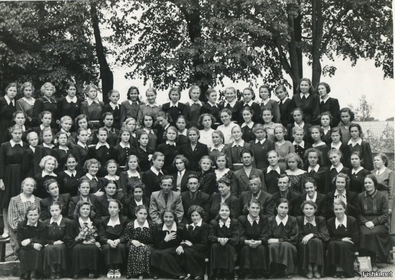 Выпуск Рыбинского дошкольного педучилища на базе 8 классов. 1955г.