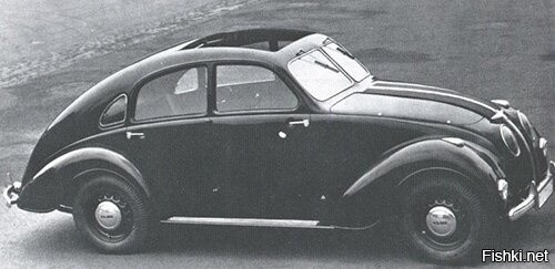 "Бензоколонка на Плющихе, у дома №44/2. Москва, 1947 год." Машина- Adler Autoban. Видел такую в реале, в начале 80-х. На последней фотке, притопленная ГАЗ 11-73, шестицилиндровая Эмка. Такую видел два раза, "живьём". Один раз в Москве, очень бодренько ехала за троллейбусом.  И ещё одну видел возле предприятия, в хорошем состоянии, но без фар.