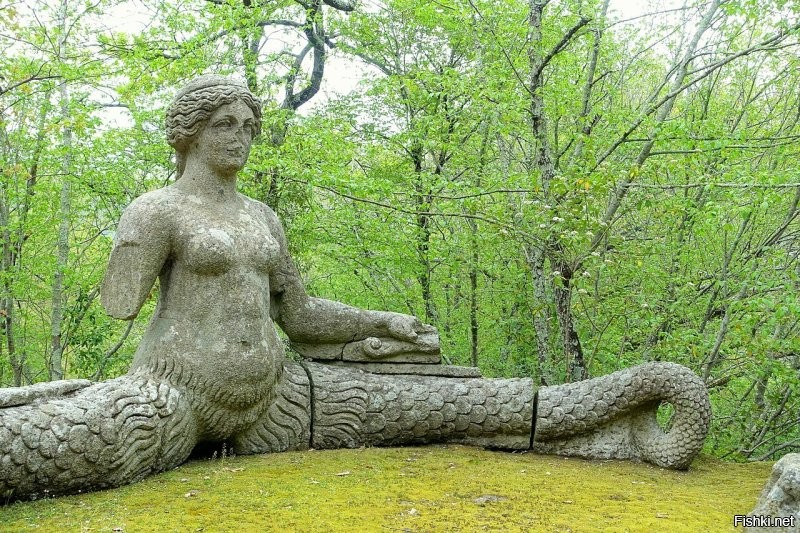 И ейный памятник.