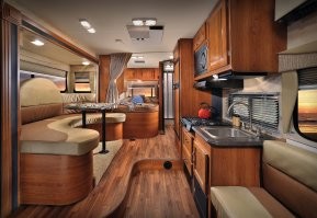 Что там по жилому модулю? Мотоциклы в корме можно возить?