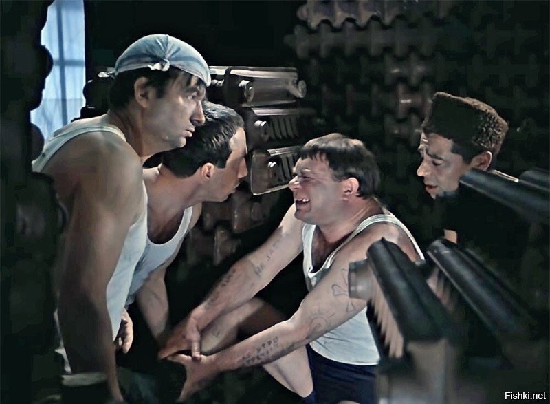 – Этот Василий Алибабаевич, этот нехороший человек, мне на ногу батарею сбросил.(с)