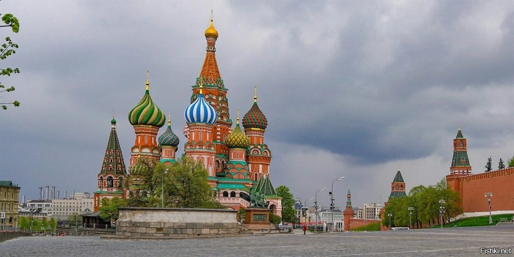 В Москве студент швырнул мокасин в саркофаг Ленина