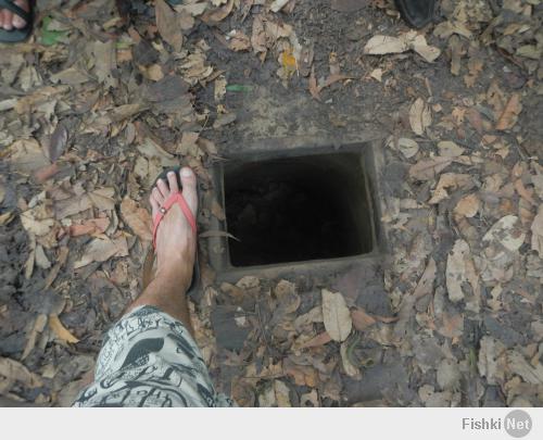 я там был. картинки у них там тоже весёлые. не забывайте что там ещё жара и духота круглосуточная. попробуй повоюй там в джунглях. у американцев не было шансов. а шипы у всех ловушек партизаны гавном мазали, чтобы инфекции побольше в рану занести. задача была не убить врага, а покалечить. убитого увезли и всё. а раненого ещё и лечить надо. возни гораздо больше.