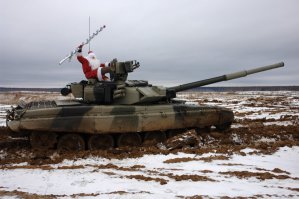 фубля чудовища! Хорошо, что у нашего Деда танк есть!