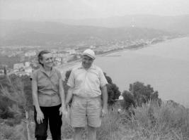 сучка ты чо на путлера запал!? он тебе сниться по ночам!? ну рассказывай дырка тухлая что тебя мучает!? очко свербит от слова путин!? ах ты европейка шаловливая! в рот беручка в жопу попрошайка! уймись срань малолетняя! вот твоя зига передерни на фото ксак привык!