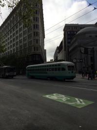 в SF есть и классические трамваи (первые две фотки) и cable car