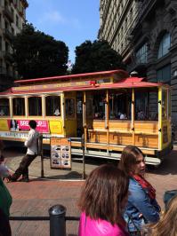 в SF есть и классические трамваи (первые две фотки) и cable car