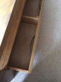 Детям 2 года, у меня все ящики такие.