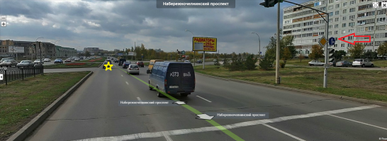 По Вашим рассуждениям, если убрать разделительную полосу, Кашкай все равно будет по главной, это будет первое пересечение для него после светофора в любом случае. авария была на первом пересечении, где желтая звездочка. Но светофор то работает, а значит знаки приоритета не действуют.Я, как понимаю, Вас смущает, что светофор стоит слишком далеко от перпендикулярного движения, обычный широкий перекресток.