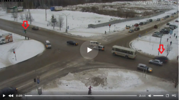 Неадекват тут только ты и правил по ходу не знаешь. Ты читаешь вообще что тебе пишут? Какая линия перекрестка, ты о чем? При отсутствии стоп линии, выездом на перекресток является пересечении воображаемой линии от светофора. С данного ракурса светофор для черной машины не видим, он установлен естественно справа от дороги!!! На фото еще мигает зеленый, соответственно водитель выехал за свой светофор на мигающий зеленый. Учи правила, прежде чем плеваться в монитор.