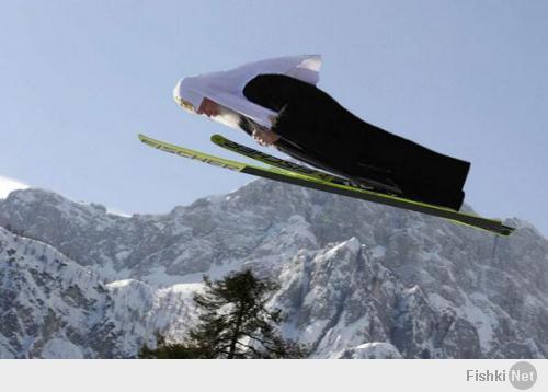 Сегодня в Сочи была освящена трасса горнолыжников. Времени мало, освящали на лету.