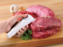 Представляю как у этого прибора садятся аккумуляторы и все продукты попадают в помойное ведро. 
- Дорогая, но это мясо совсем не пахнет и по моему оно свежее?!
- Не спорь с прибором!!! Говорит в ведро, значит в ведро.